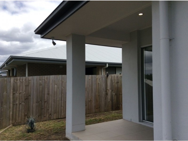 2/8 Chandon Court, Hillcrest QLD 4118