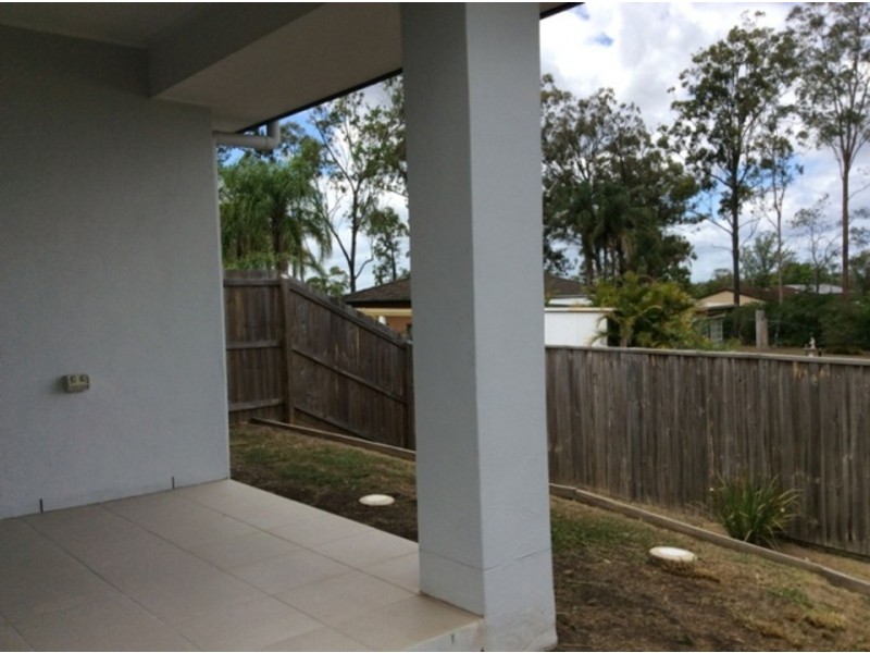 2/8 Chandon Court, Hillcrest QLD 4118