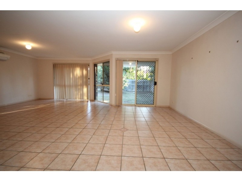 7 Hyde Place, Forest Lake QLD 4078