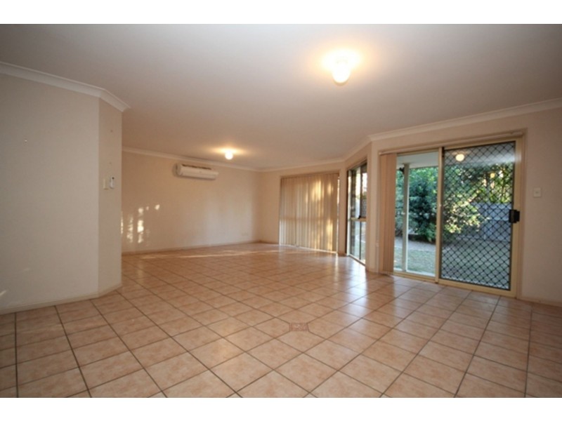 7 Hyde Place, Forest Lake QLD 4078