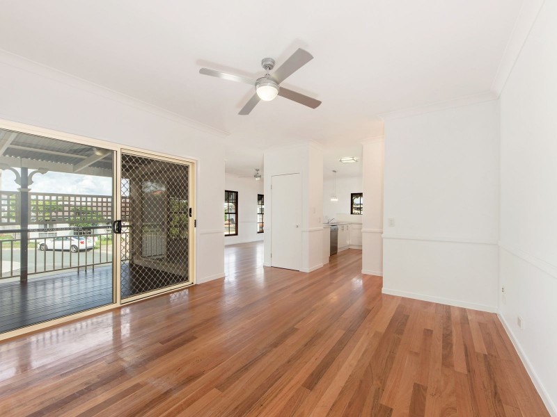 18 Ovals Terrace, Springfield Lakes QLD 4300