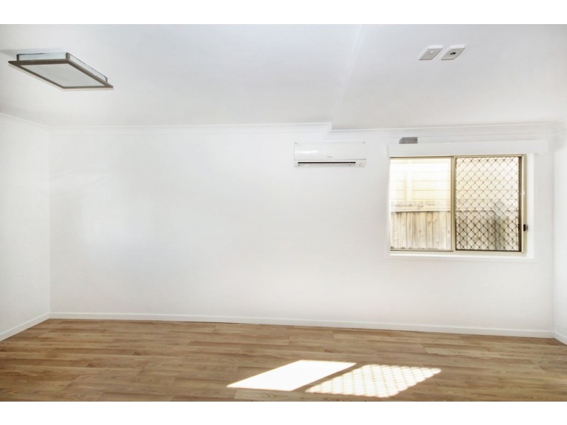 18 Ovals Terrace, Springfield Lakes QLD 4300