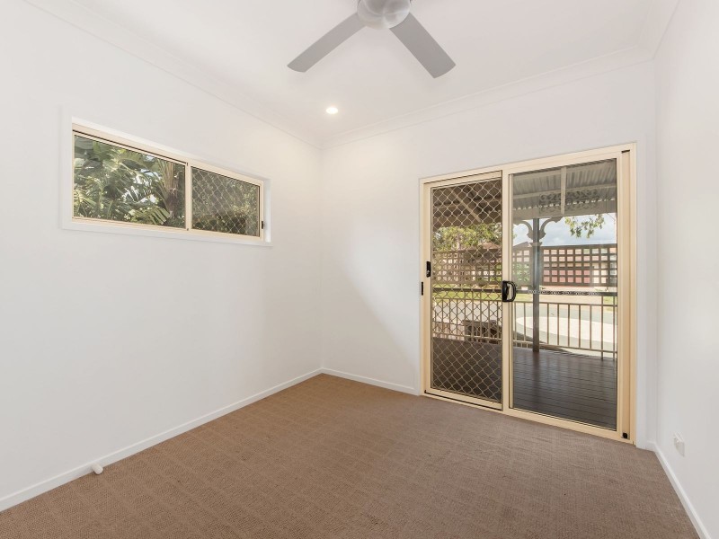 18 Ovals Terrace, Springfield Lakes QLD 4300