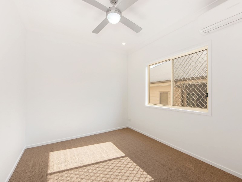 18 Ovals Terrace, Springfield Lakes QLD 4300