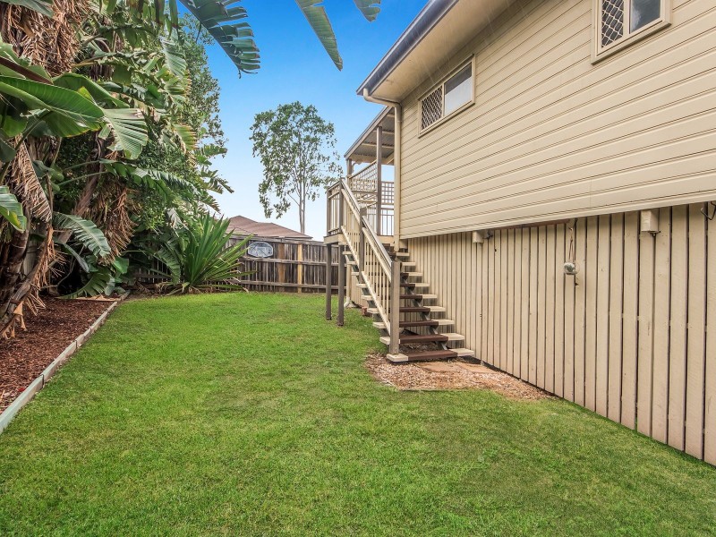 18 Ovals Terrace, Springfield Lakes QLD 4300