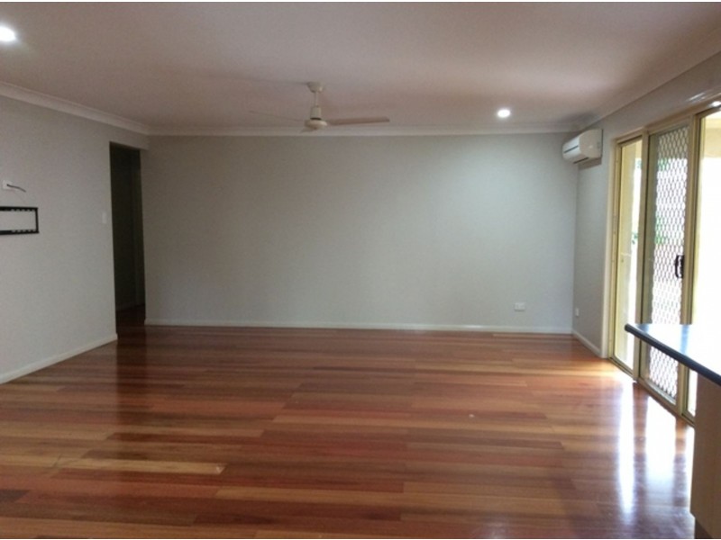 6 Dew Close, Springfield Lakes QLD 4300