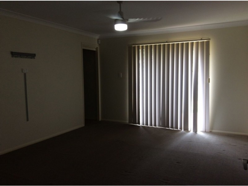 6 Dew Close, Springfield Lakes QLD 4300