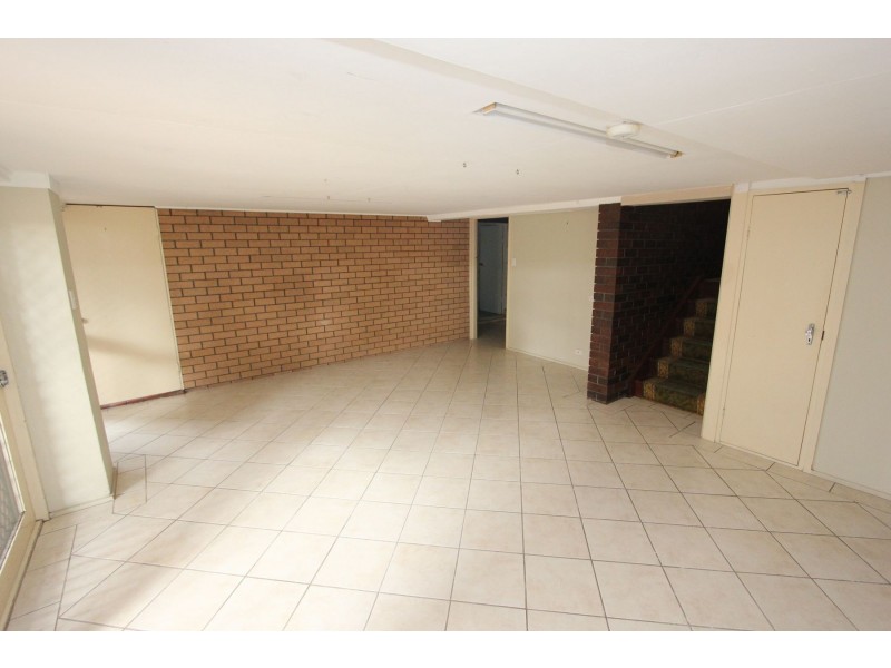 218 Englefield Road, Oxley QLD 4075