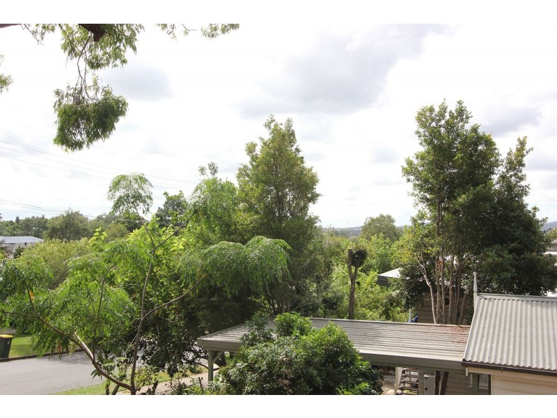 218 Englefield Road, Oxley QLD 4075