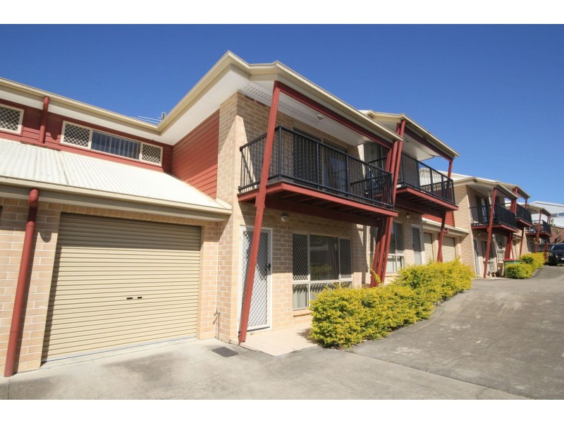 2/25 Law Street, Redbank QLD 4301