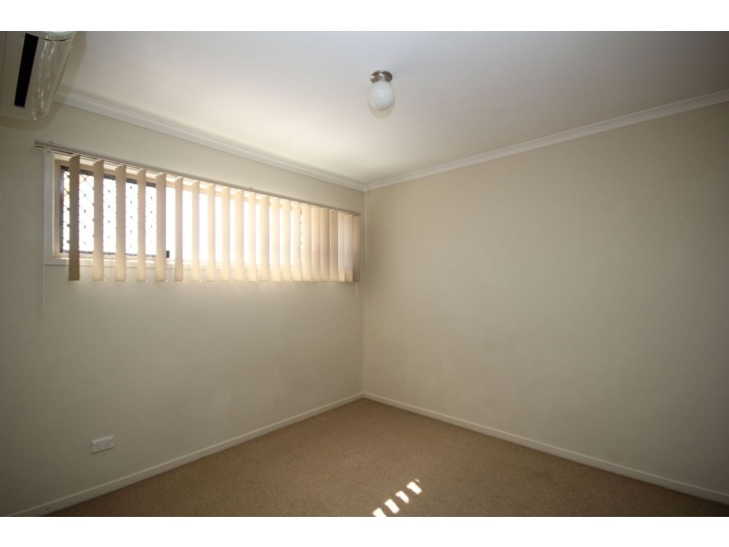 2/25 Law Street, Redbank QLD 4301