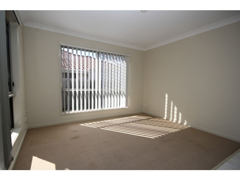 22 Admiral Crescent, Springfield Lakes QLD 4300