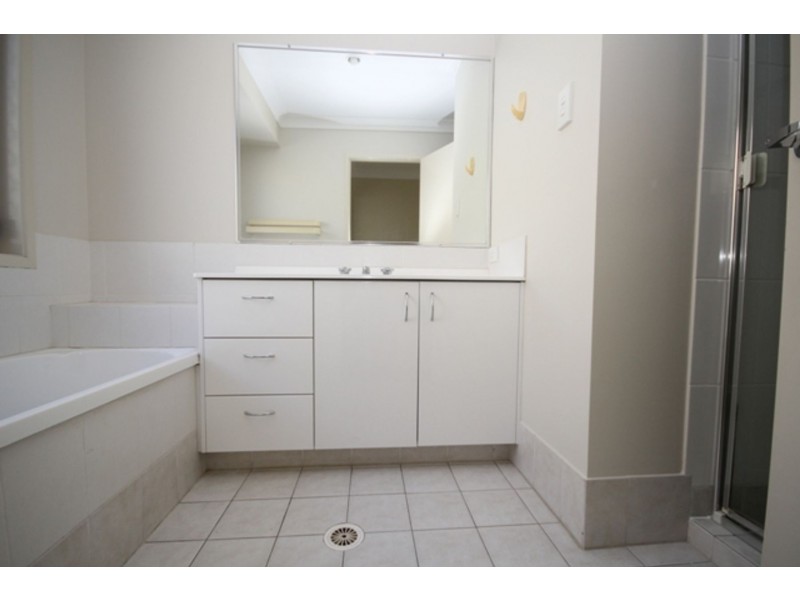 22 Admiral Crescent, Springfield Lakes QLD 4300