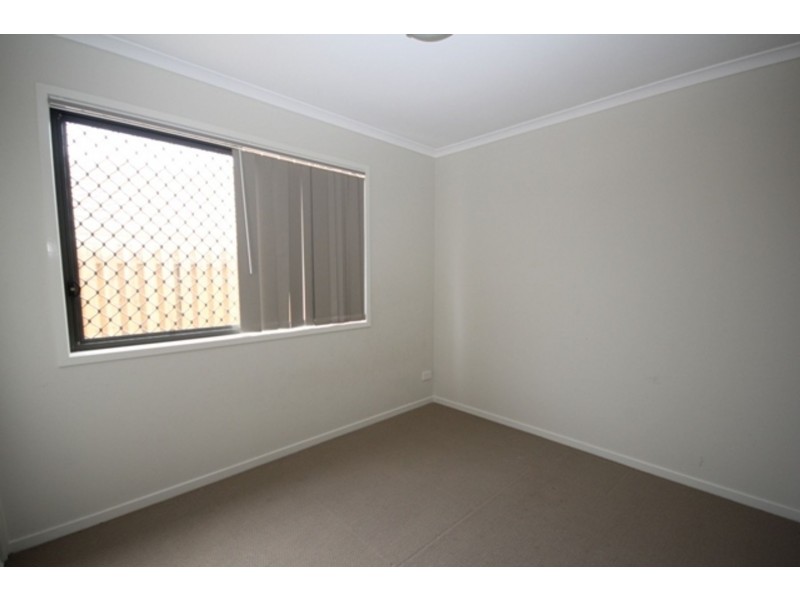 1/86 Valentine Circuit, Augustine Heights QLD 4300