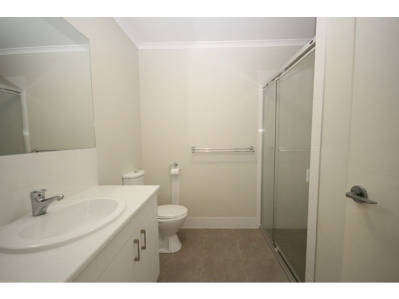 1/86 Valentine Circuit, Augustine Heights QLD 4300