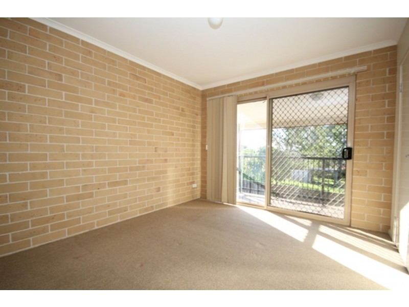 4/25 Law Street, Redbank QLD 4301