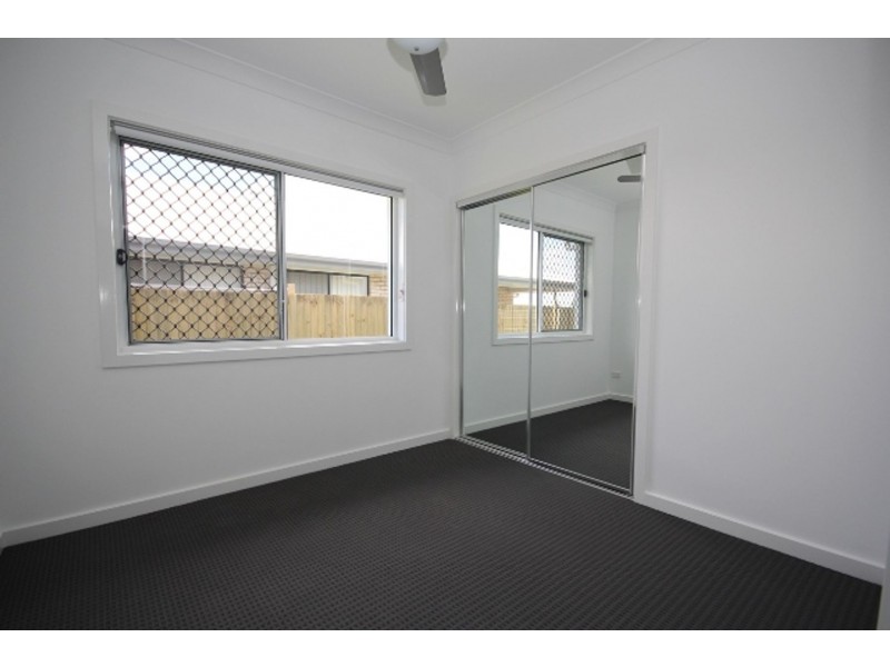 2/8 Chandon Court, Hillcrest QLD 4118