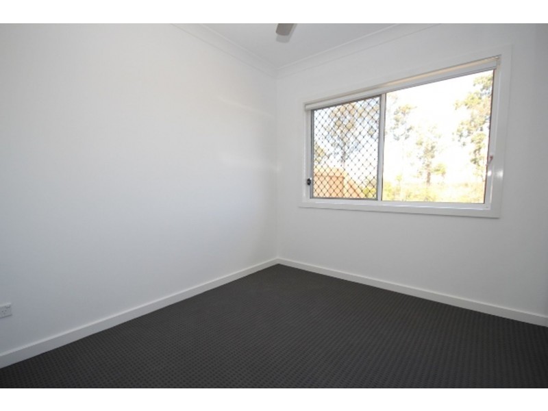 2/8 Chandon Court, Hillcrest QLD 4118