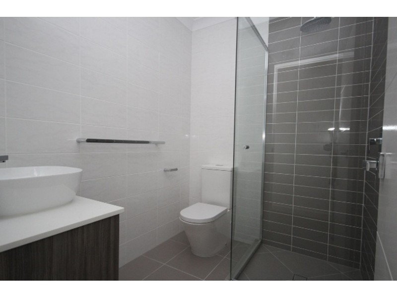 2/8 Chandon Court, Hillcrest QLD 4118