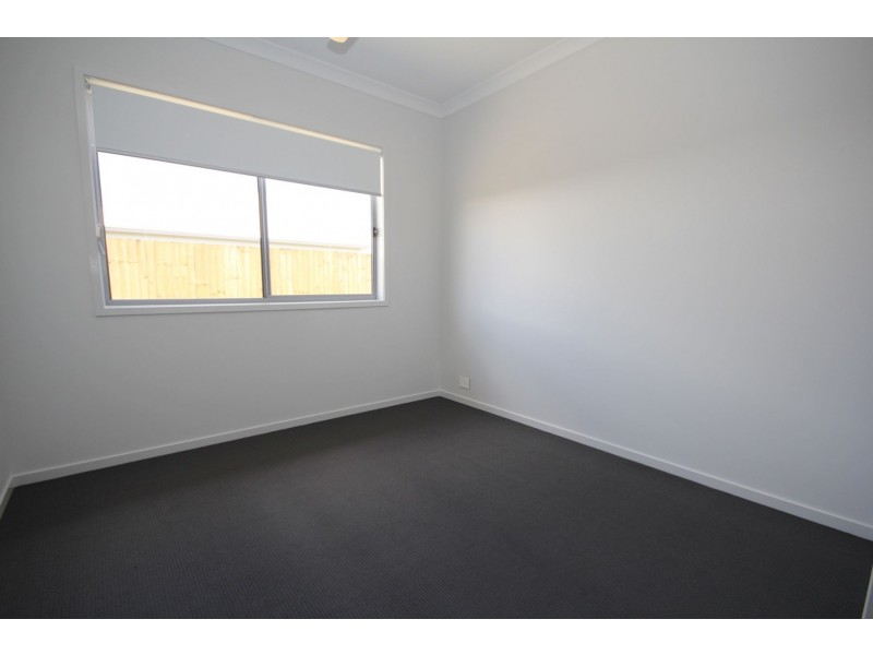 8 Butterfly Way, Ripley QLD 4306