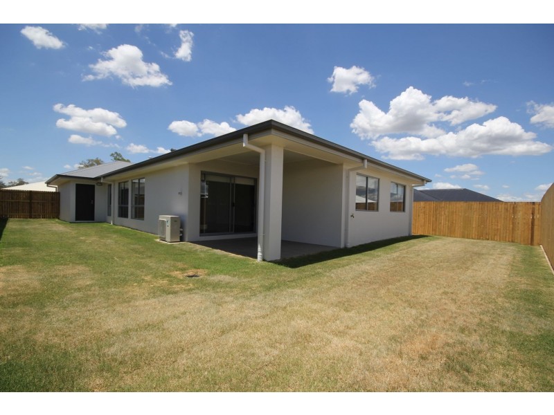 8 Butterfly Way, Ripley QLD 4306