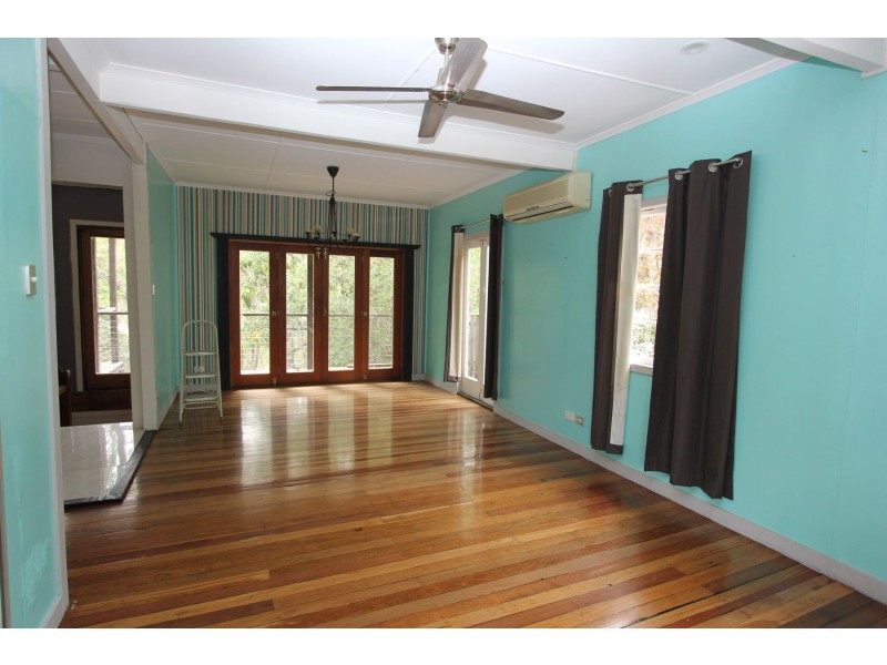 33 Newcomen Street, Indooroopilly QLD 4068