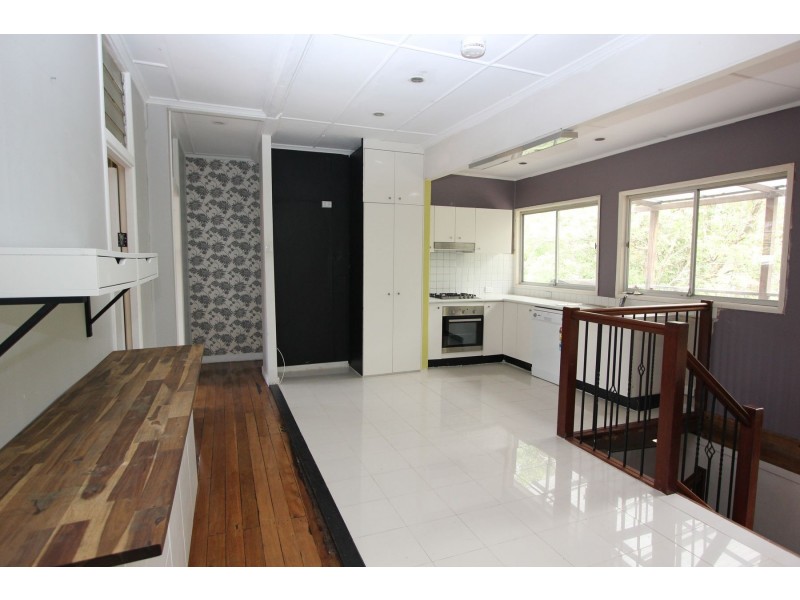 33 Newcomen Street, Indooroopilly QLD 4068