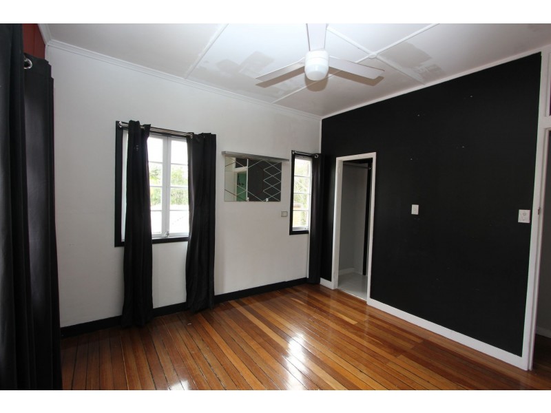 33 Newcomen Street, Indooroopilly QLD 4068