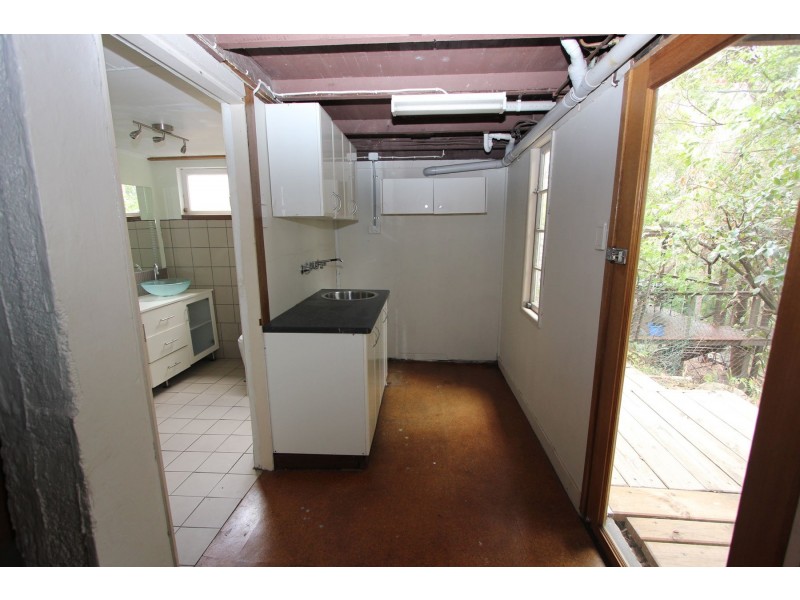 33 Newcomen Street, Indooroopilly QLD 4068