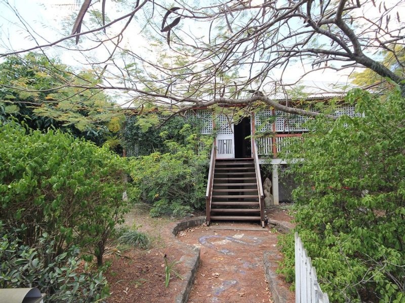 90 Kitchener Street, Sherwood QLD 4075