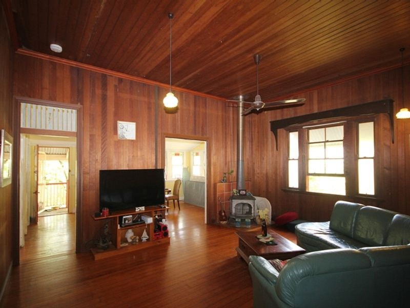 90 Kitchener Street, Sherwood QLD 4075