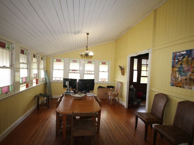 90 Kitchener Street, Sherwood QLD 4075