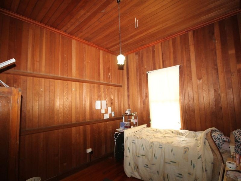 90 Kitchener Street, Sherwood QLD 4075