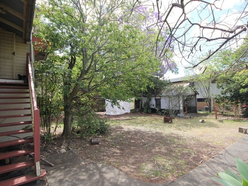 90 Kitchener Street, Sherwood QLD 4075