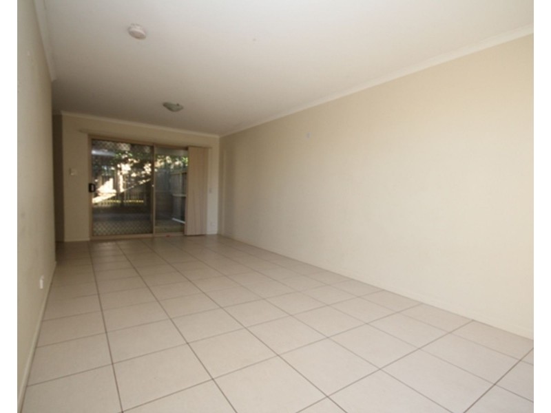 6/25 Law Street, Redbank QLD 4301