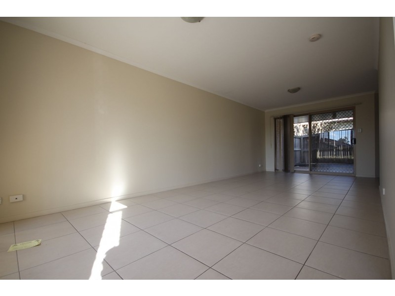 3/25 Law Street, Redbank QLD 4301