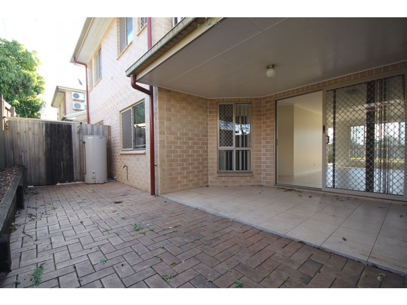 3/25 Law Street, Redbank QLD 4301