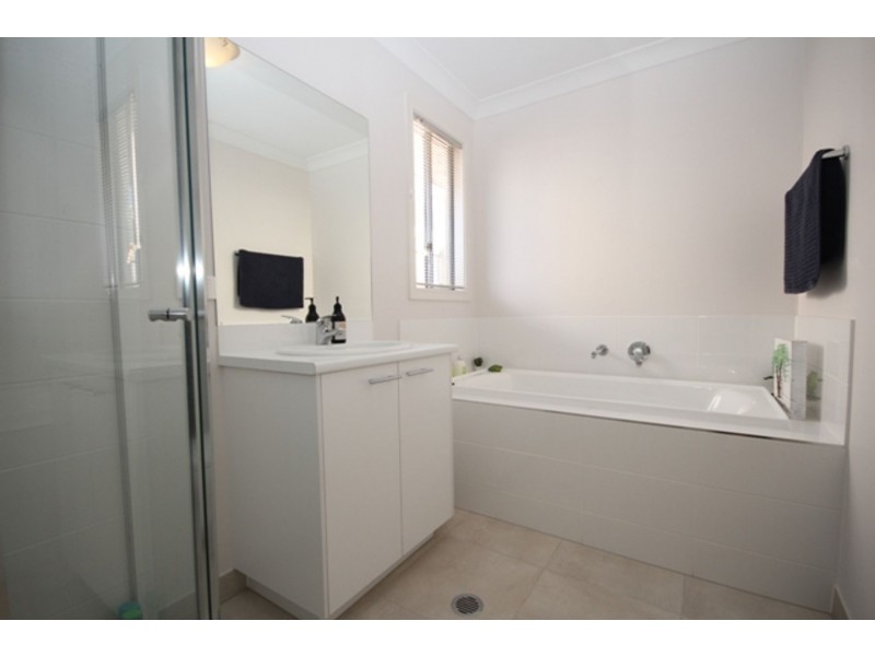 87 Angelica Avenue, Spring Mountain QLD 4124