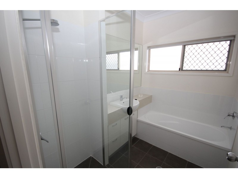 3/39 Law Street, Redbank QLD 4301