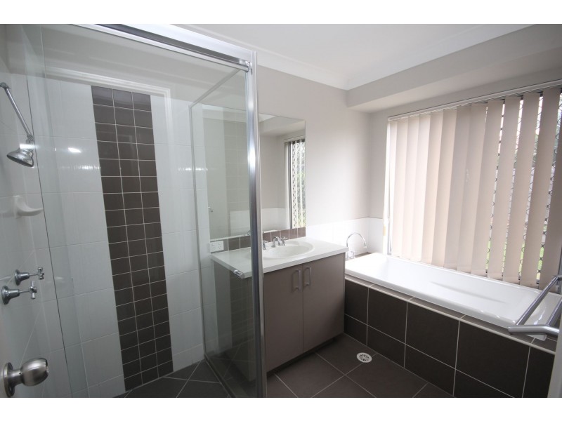 28 Admiral Crescent, Springfield Lakes QLD 4300