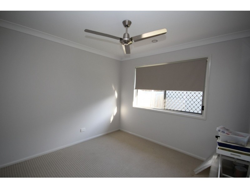 6 Munich Court, Spring Mountain QLD 4124