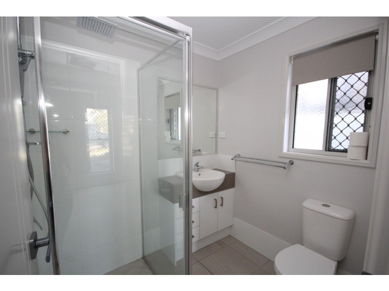 6 Munich Court, Spring Mountain QLD 4124