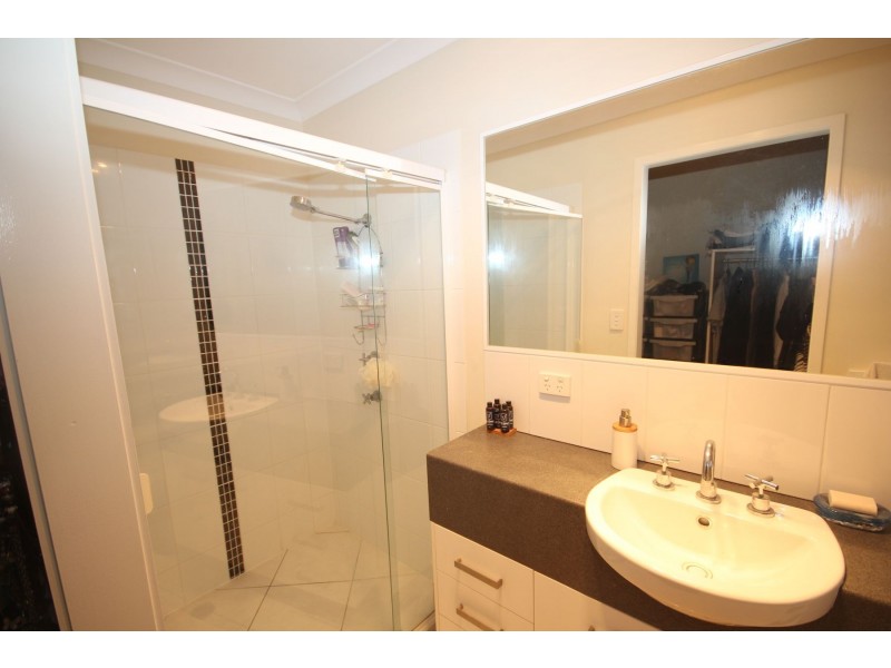 2/51 Berrigan Street, Redbank Plains QLD 4301