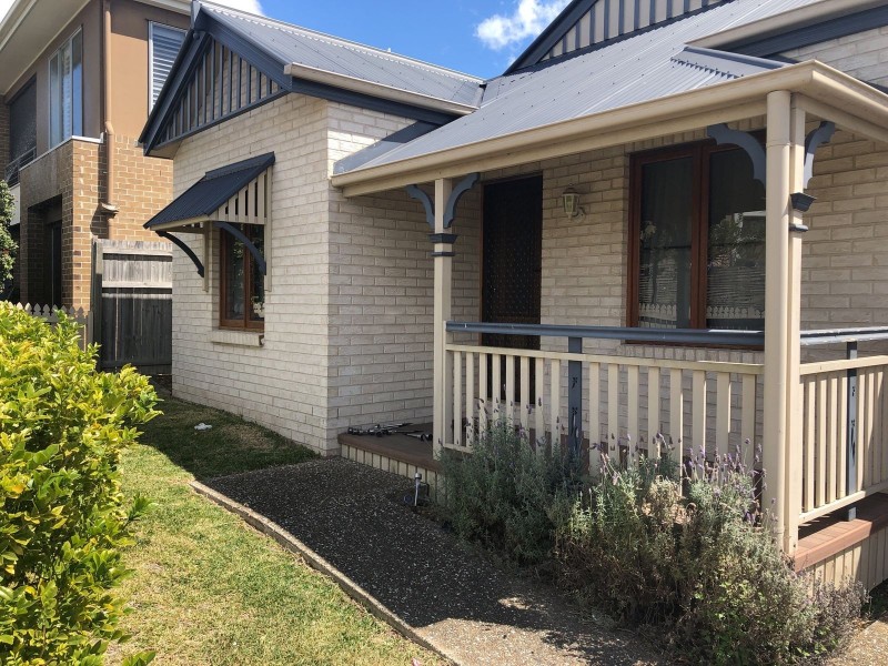 15 Hookes Terrace, Springfield Lakes QLD 4300