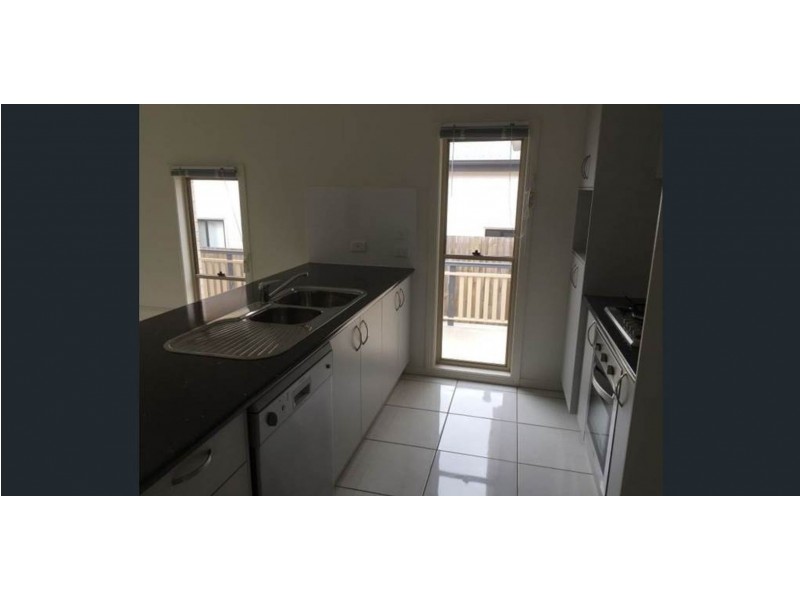 15 Hookes Terrace, Springfield Lakes QLD 4300