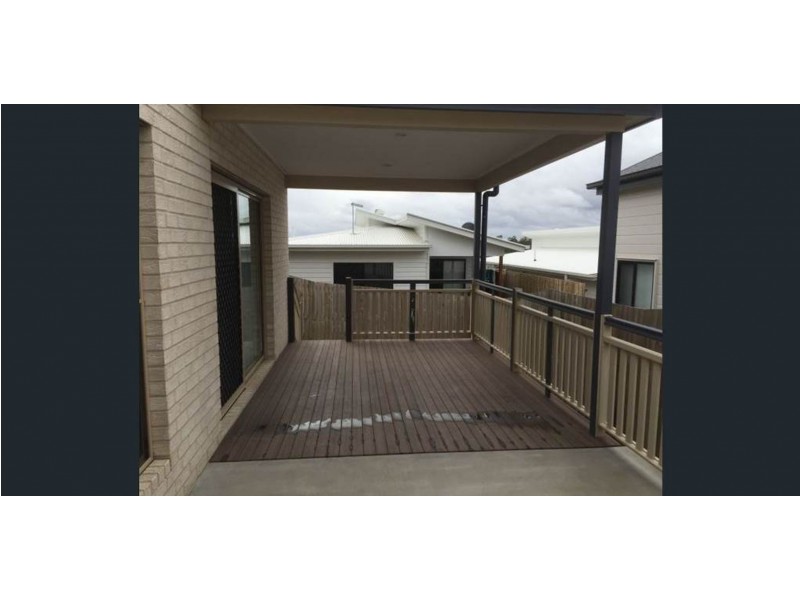 15 Hookes Terrace, Springfield Lakes QLD 4300