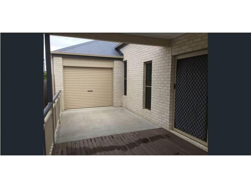 15 Hookes Terrace, Springfield Lakes QLD 4300