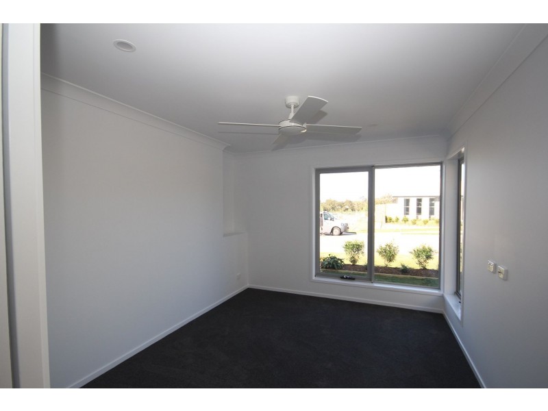 13 Flannery Terrace, Park Ridge QLD 4125