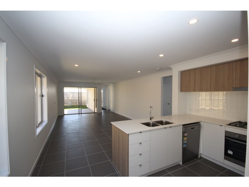 13 Flannery Terrace, Park Ridge QLD 4125