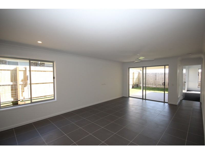 13 Flannery Terrace, Park Ridge QLD 4125